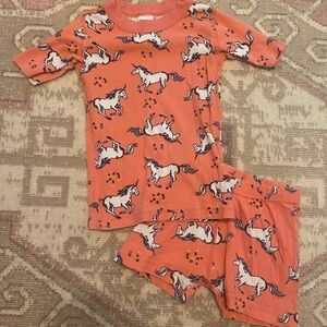 Hanna Andersson Size 5 Unicorn Pajamas